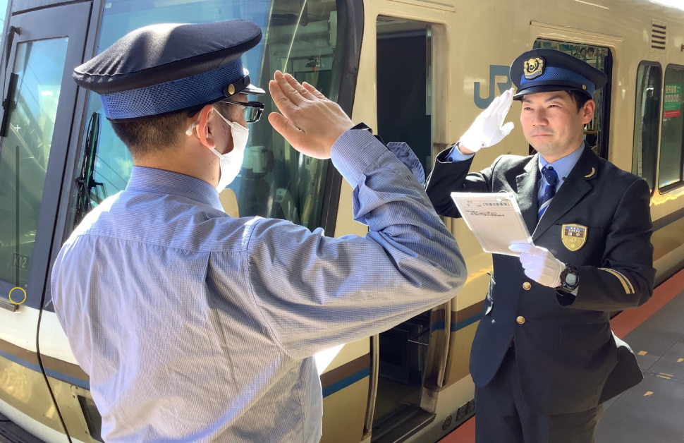 本物のJRの運転士さんが<br>ふだんのお仕事をじきじきに伝授！<br>楽しい体験コーナーも！