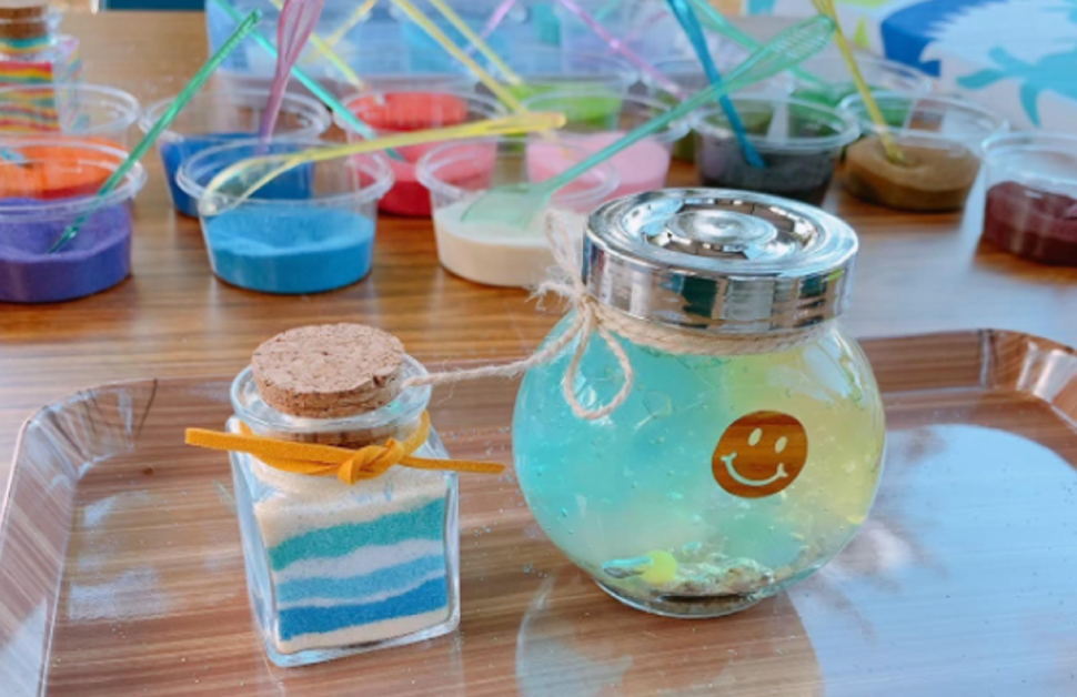 自分色で、自分らしく、カラフルに。 <br>好きな色を選んで<br>サンドアート＆芳香剤づくりに挑戦！
