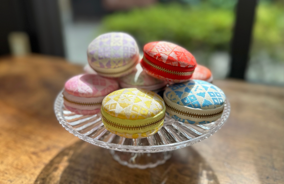 金襴の布地でマカロンポーチをつくろう！